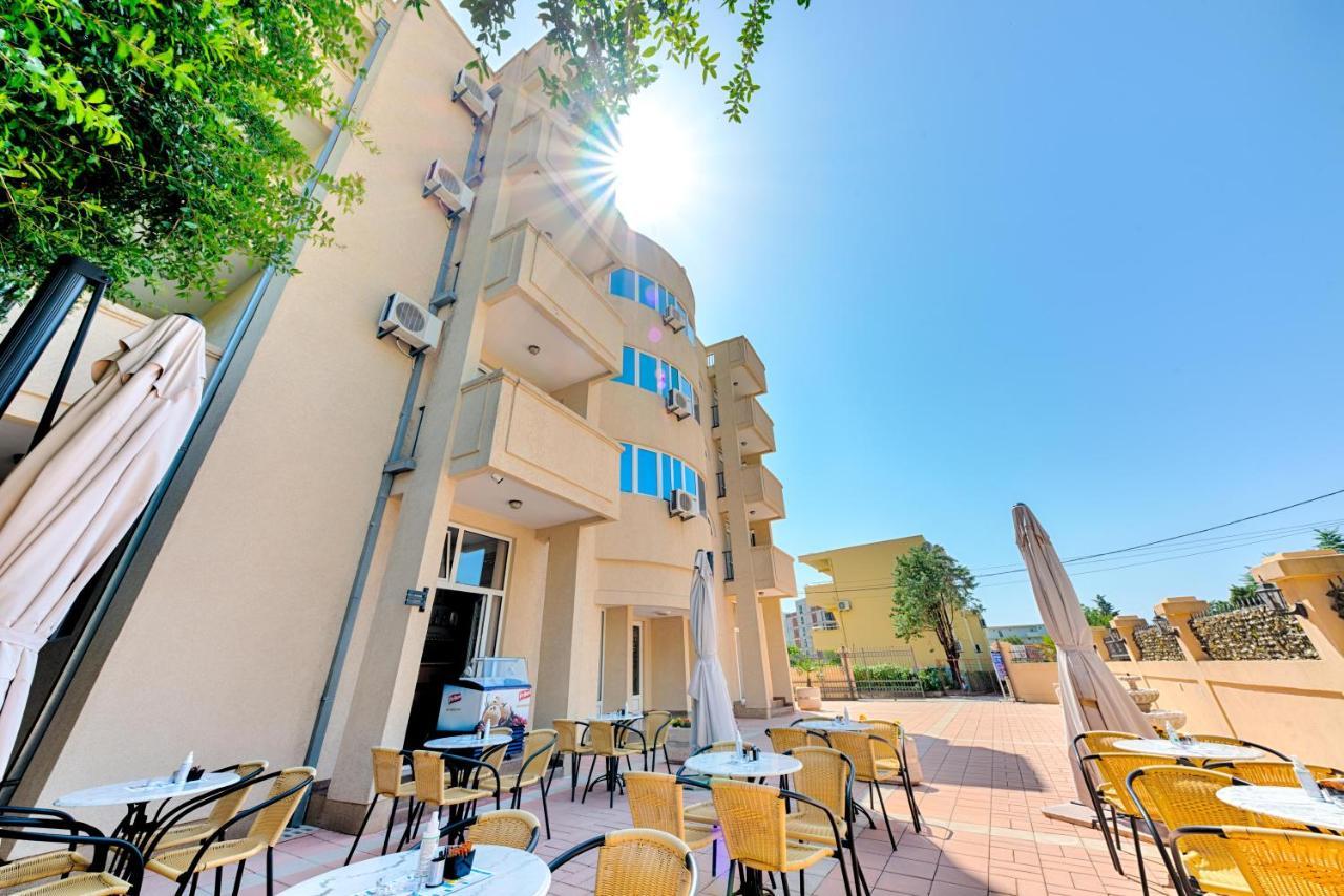 Hotel Dana Čanj Eksteriør bilde