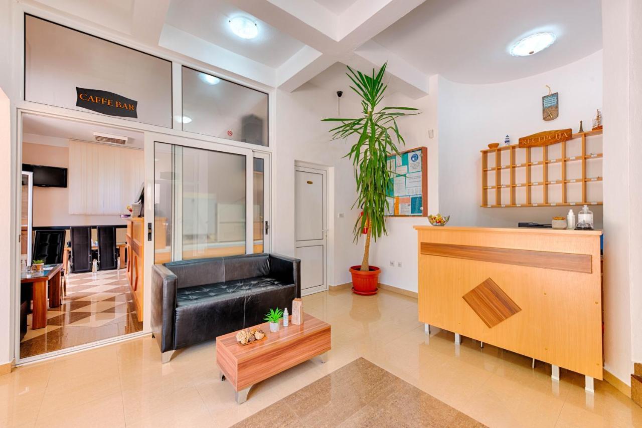 Hotel Dana Čanj Eksteriør bilde