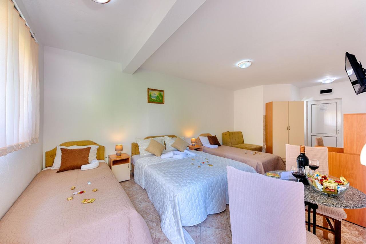 Hotel Dana Čanj Eksteriør bilde
